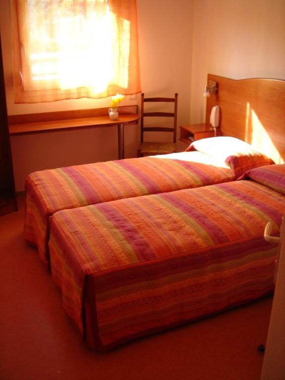 Hotel De L'Orb Bédarieux Cameră foto